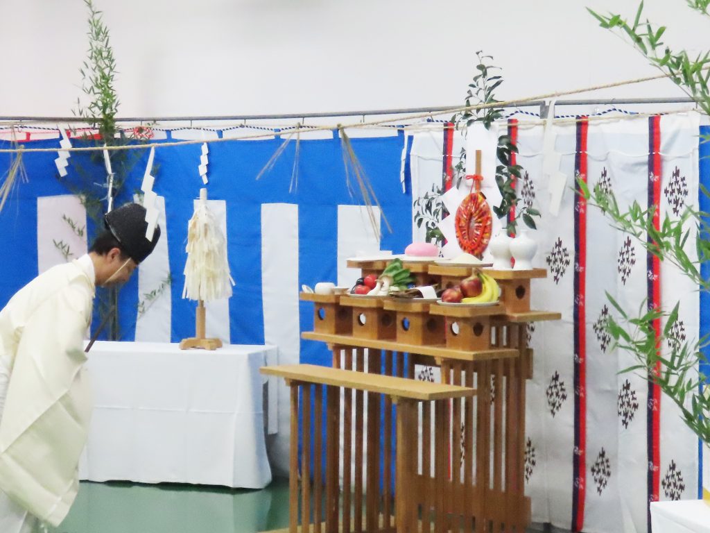 Completion Ceremony for the Building Expansion Project at the Namerikawa Production Department, Hokuriku Works.